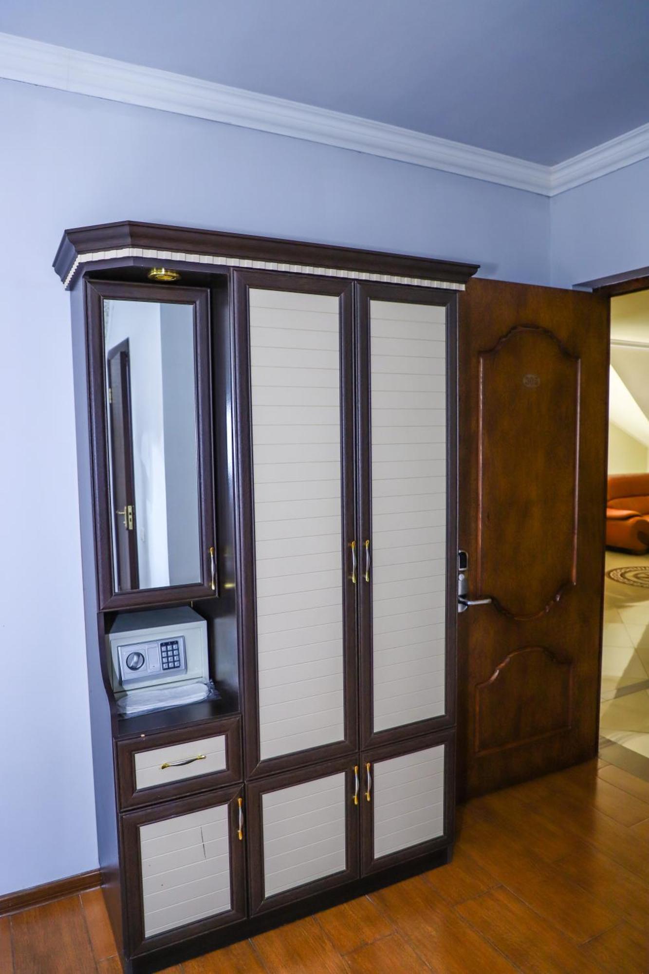 Sd Hotel Yerevan Luaran gambar