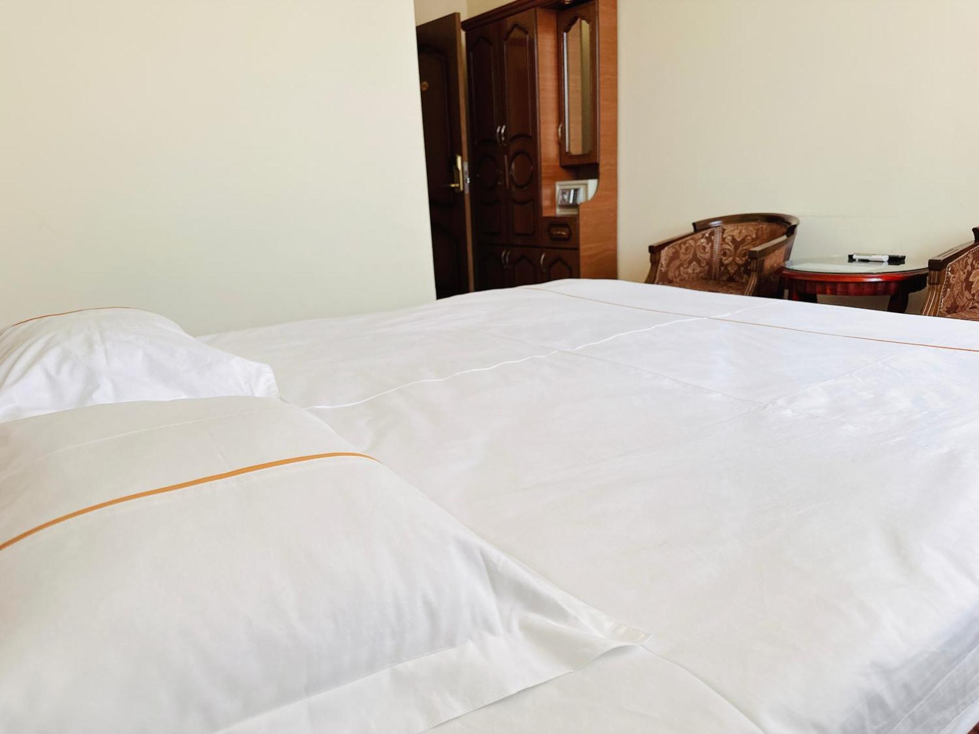 Sd Hotel Yerevan Luaran gambar