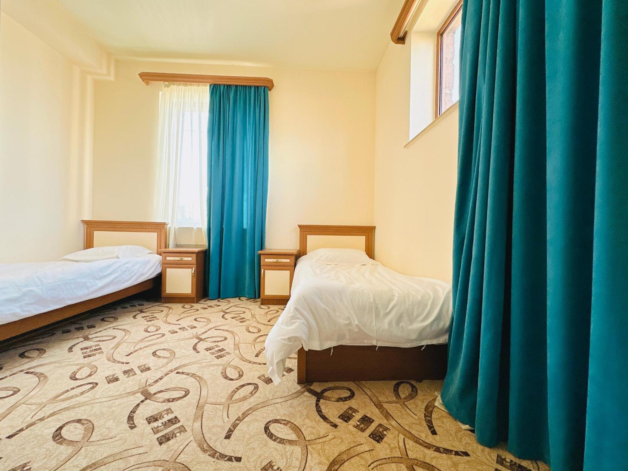 Sd Hotel Yerevan Luaran gambar