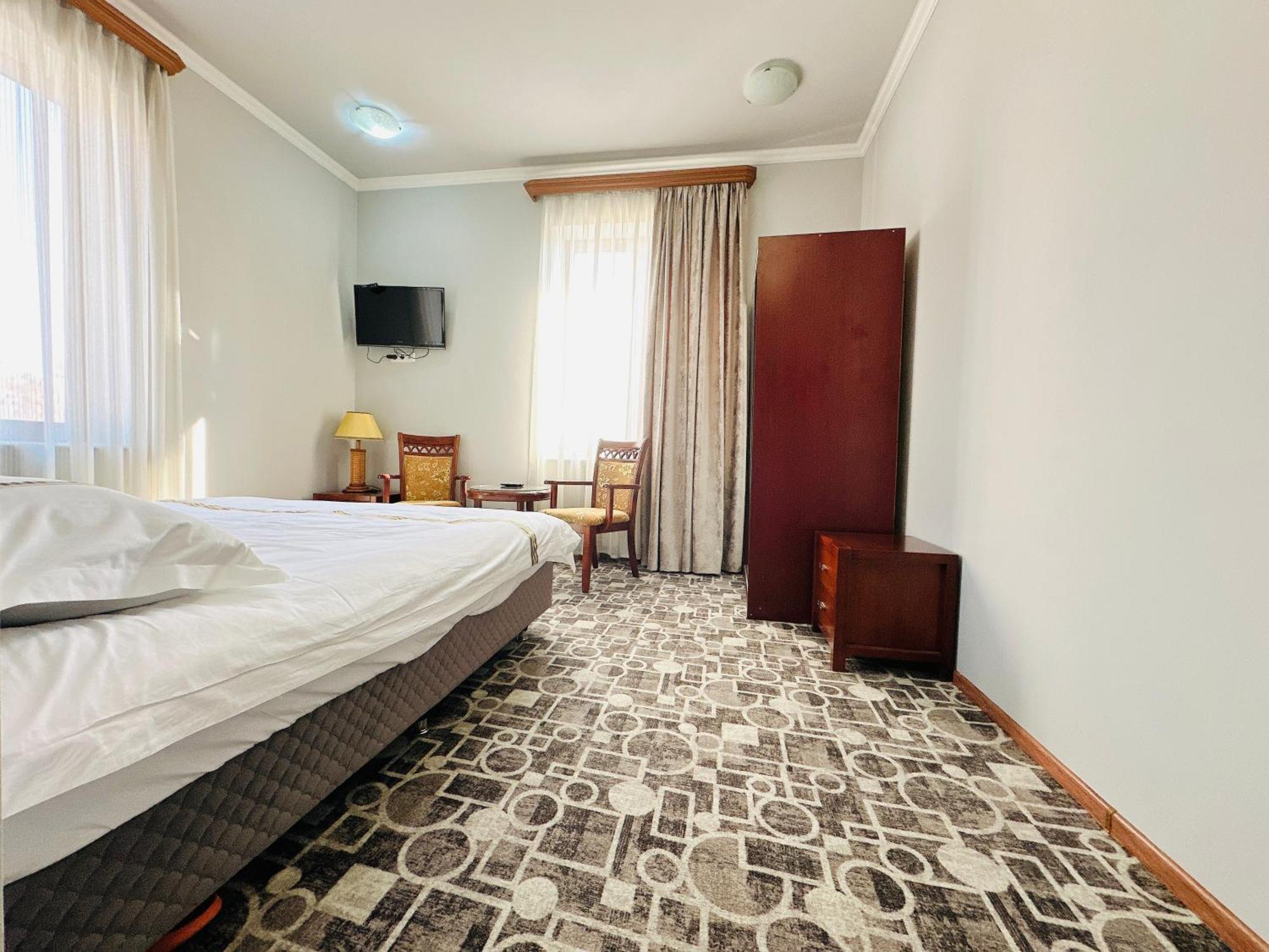 Sd Hotel Yerevan Luaran gambar