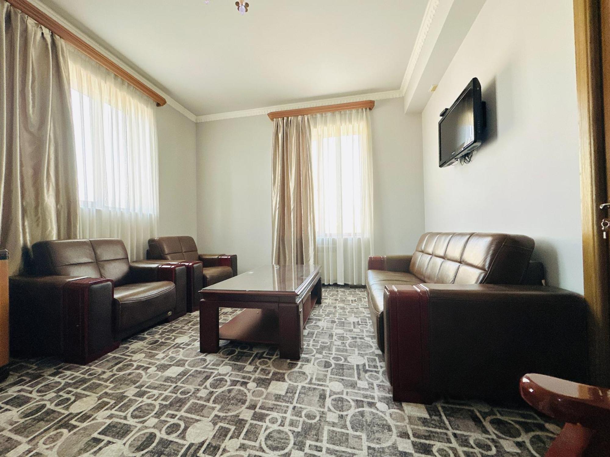 Sd Hotel Yerevan Luaran gambar