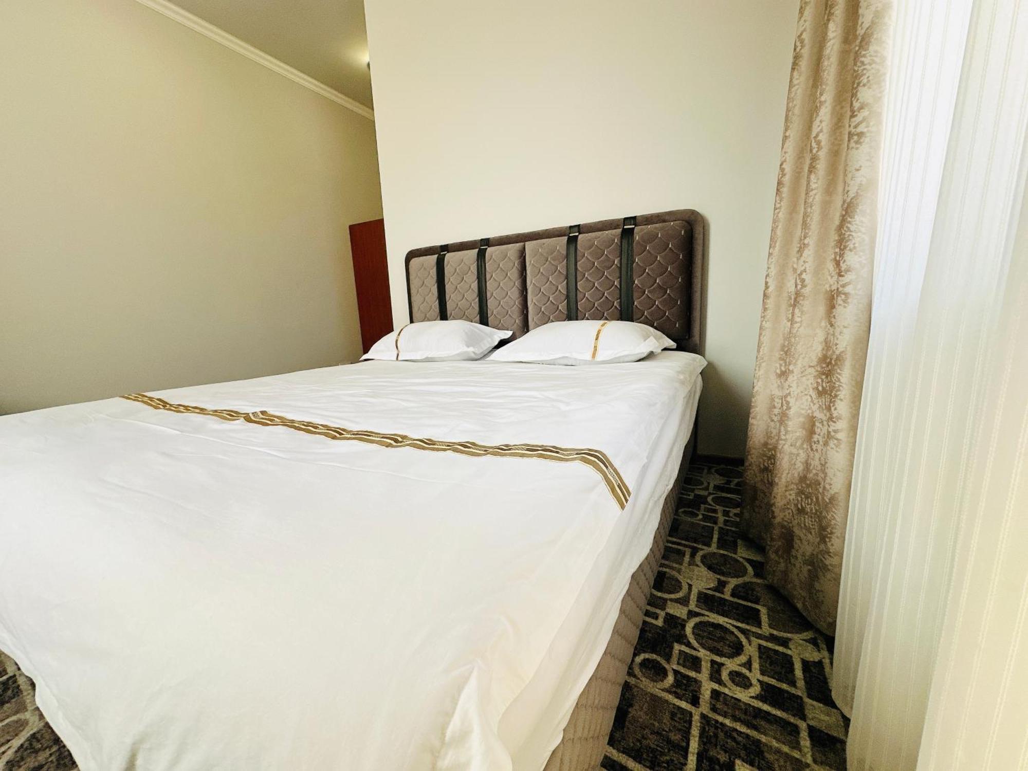 Sd Hotel Yerevan Luaran gambar