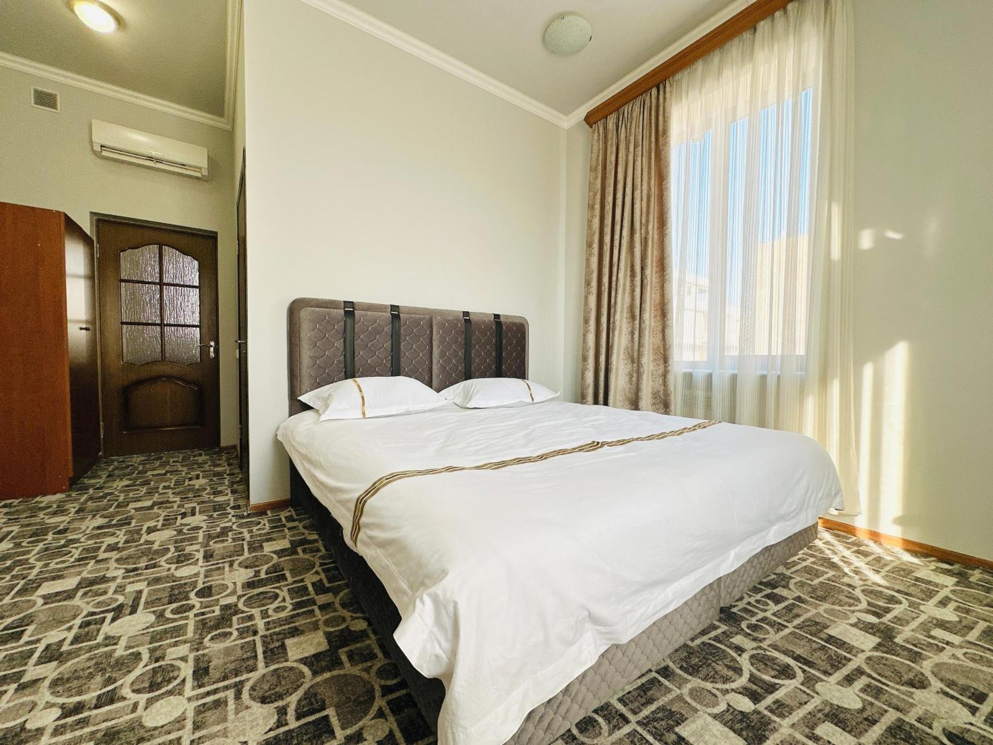 Sd Hotel Yerevan Luaran gambar